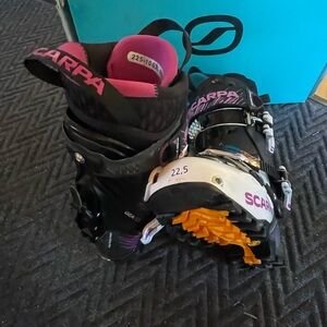Scarpa Gea RS 2023 Size 22.5 Never Skied/Never Molded Liners